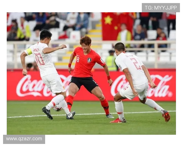 国足再度鏖战亚洲强敌奋力拼搏展现新时代中国足球精神风貌