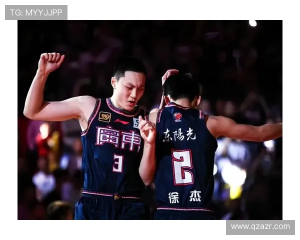 南京同曦挑战广东宏远全力出击 两队争夺季后赛名额焦点对决 南京同曦挑战广东宏远全力出击 两队争夺季后赛名额焦点对决